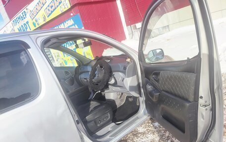 Toyota FunCargo, 1999 год, 390 000 рублей, 11 фотография