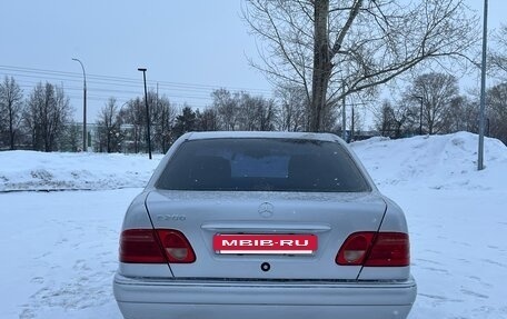 Mercedes-Benz E-Класс, 1996 год, 570 000 рублей, 6 фотография