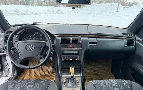 Mercedes-Benz E-Класс, 1996 год, 570 000 рублей, 13 фотография