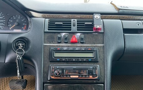 Mercedes-Benz E-Класс, 1996 год, 570 000 рублей, 14 фотография