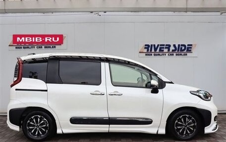 Toyota Sienta, 2022 год, 1 500 000 рублей, 5 фотография