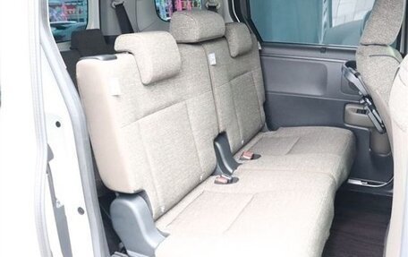 Toyota Sienta, 2022 год, 1 500 000 рублей, 14 фотография