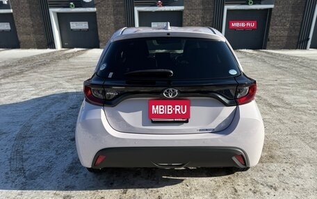 Toyota Yaris, 2021 год, 1 510 000 рублей, 5 фотография