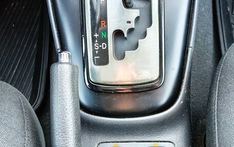 Toyota Avensis III рестайлинг, 2006 год, 850 000 рублей, 22 фотография