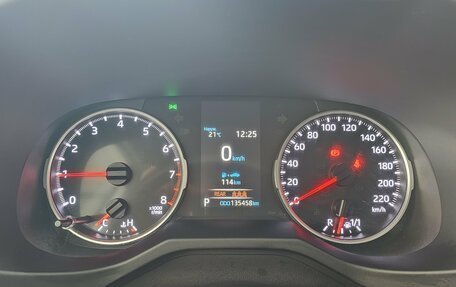 Toyota RAV4, 2019 год, 2 650 000 рублей, 12 фотография