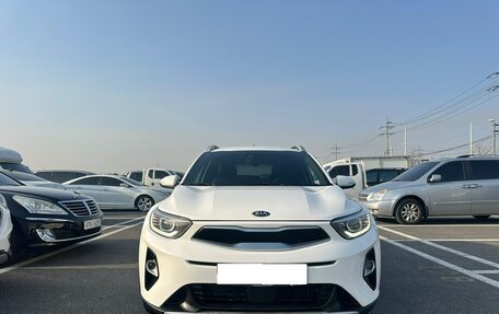 KIA Stonic, 2020 год, 1 235 000 рублей, 2 фотография