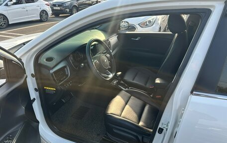 KIA Stonic, 2020 год, 1 235 000 рублей, 5 фотография