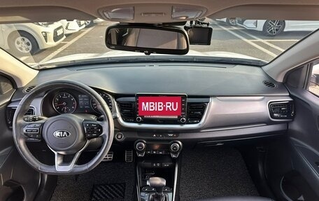 KIA Stonic, 2020 год, 1 235 000 рублей, 6 фотография