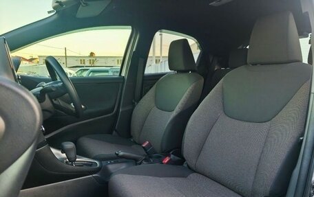 Toyota Yaris, 2025 год, 1 450 000 рублей, 5 фотография