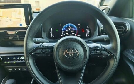 Toyota Yaris, 2025 год, 1 450 000 рублей, 2 фотография
