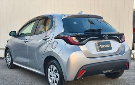 Toyota Yaris, 2025 год, 1 450 000 рублей, 3 фотография