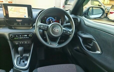 Toyota Yaris, 2025 год, 1 450 000 рублей, 10 фотография