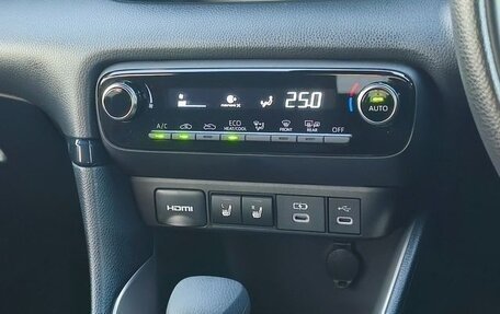 Toyota Yaris, 2025 год, 1 450 000 рублей, 12 фотография