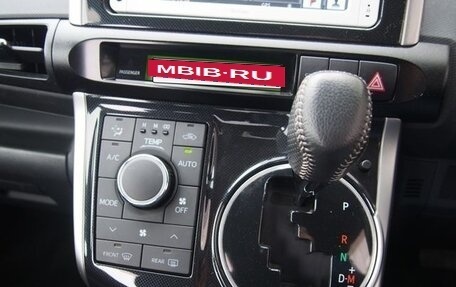 Toyota Wish II, 2013 год, 1 300 000 рублей, 14 фотография