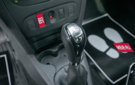 Renault Logan II, 2019 год, 997 000 рублей, 13 фотография