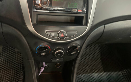 Hyundai Solaris II рестайлинг, 2012 год, 599 000 рублей, 8 фотография