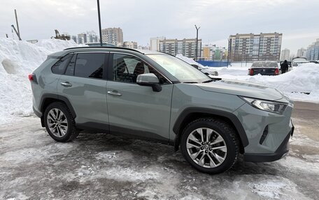 Toyota RAV4, 2019 год, 3 700 000 рублей, 3 фотография