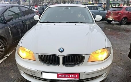 BMW 1 серия, 2011 год, 700 000 рублей, 1 фотография