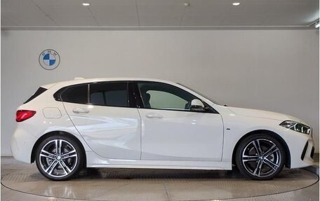 BMW 1 серия, 2021 год, 1 550 000 рублей, 7 фотография