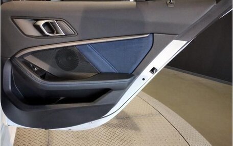 BMW 1 серия, 2021 год, 1 550 000 рублей, 29 фотография