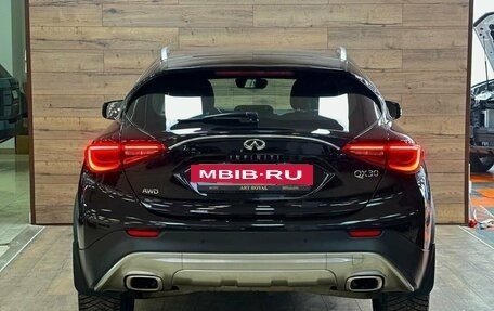 Infiniti QX30, 2017 год, 2 400 000 рублей, 5 фотография