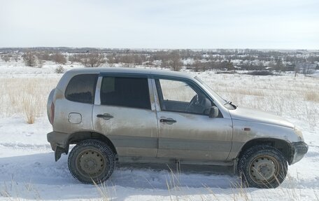 Chevrolet Niva I рестайлинг, 2003 год, 235 000 рублей, 2 фотография