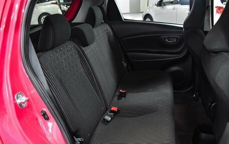 Toyota Vitz, 2015 год, 1 099 000 рублей, 8 фотография