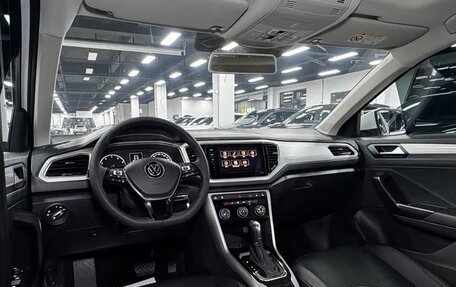 Volkswagen T-Roc I, 2022 год, 1 920 000 рублей, 10 фотография