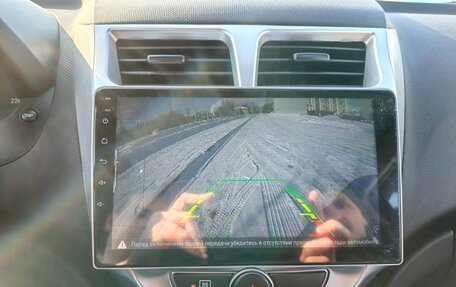 Hyundai Solaris II рестайлинг, 2015 год, 1 050 000 рублей, 7 фотография