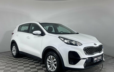 KIA Sportage IV рестайлинг, 2018 год, 1 999 000 рублей, 3 фотография