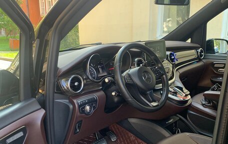 Mercedes-Benz V-Класс, 2018 год, 4 500 000 рублей, 11 фотография