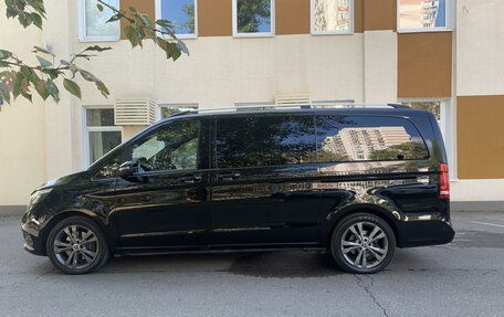 Mercedes-Benz V-Класс, 2018 год, 4 500 000 рублей, 4 фотография