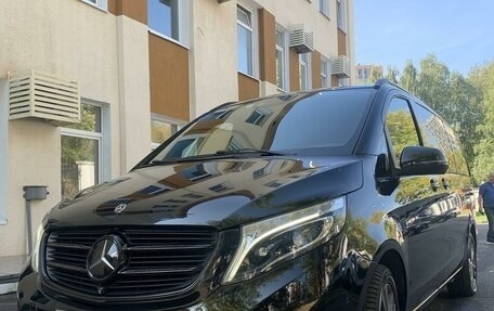 Mercedes-Benz V-Класс, 2018 год, 4 500 000 рублей, 3 фотография