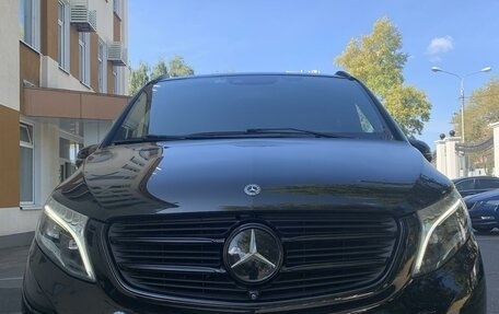 Mercedes-Benz V-Класс, 2018 год, 4 500 000 рублей, 2 фотография