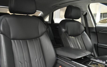 Audi A8, 2018 год, 4 975 000 рублей, 26 фотография