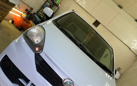 Daihatsu Mira e:S I рестайлинг, 2015 год, 600 000 рублей, 1 фотография