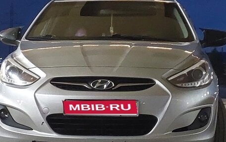 Hyundai Solaris II рестайлинг, 2013 год, 850 000 рублей, 1 фотография