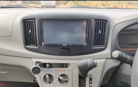 Daihatsu Mira e:S I рестайлинг, 2015 год, 600 000 рублей, 10 фотография