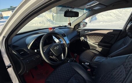 Hyundai Solaris II рестайлинг, 2013 год, 850 000 рублей, 13 фотография