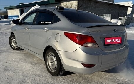 Hyundai Solaris II рестайлинг, 2013 год, 850 000 рублей, 10 фотография