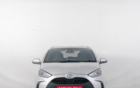 Toyota Yaris, 2021 год, 1 439 000 рублей, 3 фотография