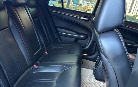 Chrysler 300C II, 2012 год, 1 350 000 рублей, 14 фотография