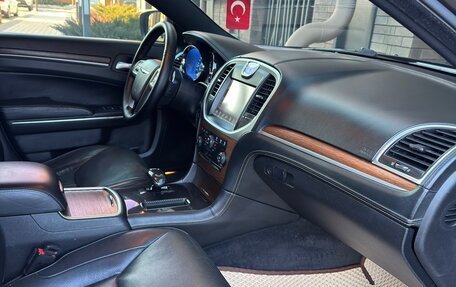 Chrysler 300C II, 2012 год, 1 350 000 рублей, 12 фотография