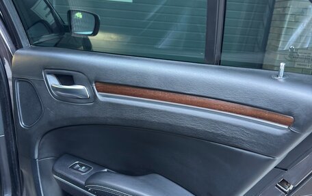 Chrysler 300C II, 2012 год, 1 350 000 рублей, 13 фотография