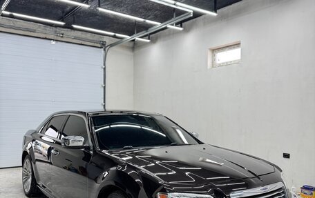 Chrysler 300C II, 2012 год, 1 350 000 рублей, 31 фотография