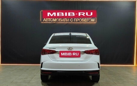 Hyundai Solaris II рестайлинг, 2021 год, 1 730 000 рублей, 3 фотография