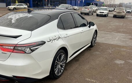 Toyota Camry, 2020 год, 2 700 000 рублей, 2 фотография
