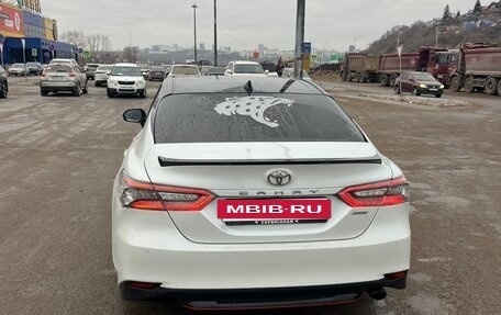 Toyota Camry, 2020 год, 2 700 000 рублей, 3 фотография