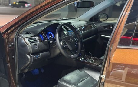 Toyota Camry, 2018 год, 1 900 000 рублей, 17 фотография