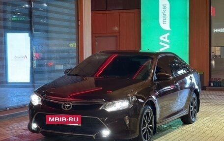 Toyota Camry, 2018 год, 1 900 000 рублей, 12 фотография